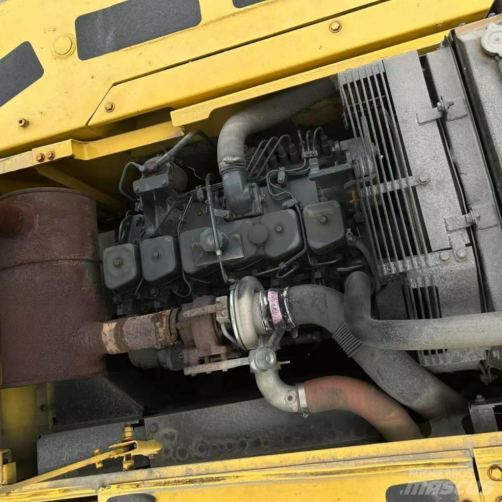 Komatsu 220-7 حفارات زحافة