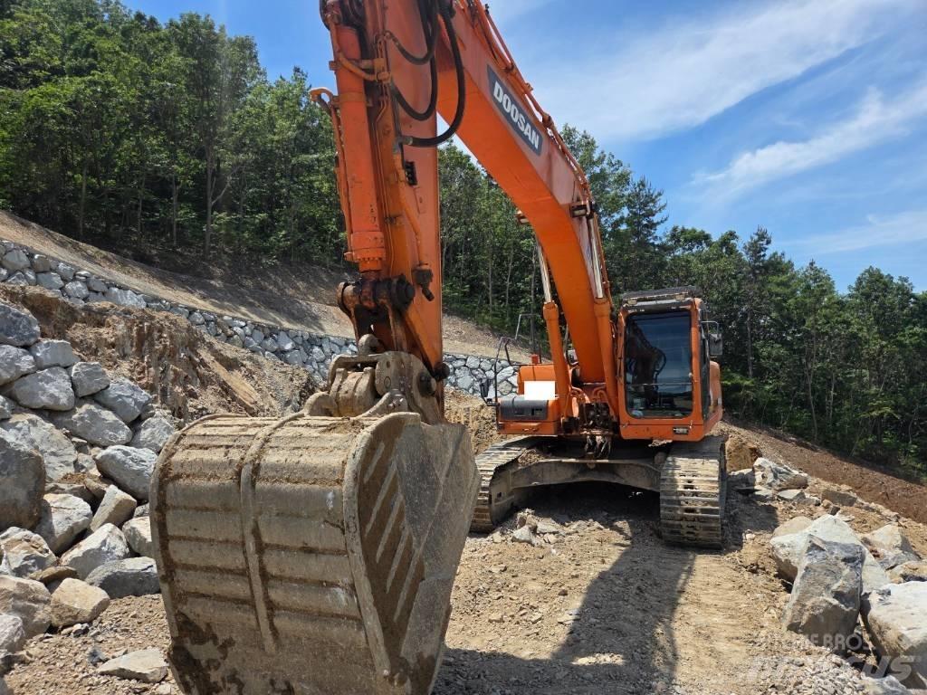 Doosan DX 300 LCA حفارات زحافة