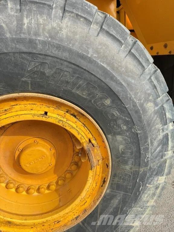 Volvo L150E لوادر بعجل