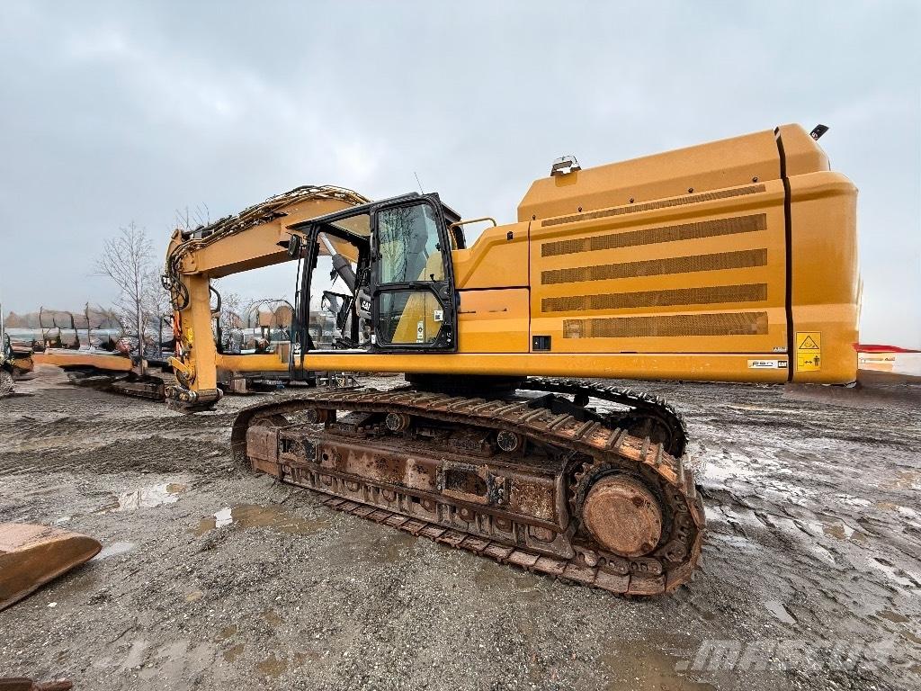 CAT 352 حفارات زحافة
