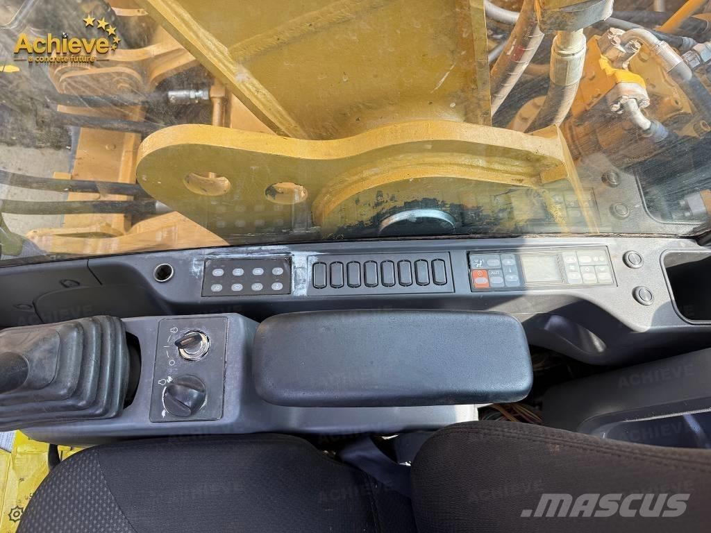 CAT 329 D2L حفارات زحافة