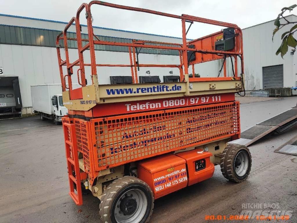 JLG 4069 LE رافعات مقصية الشكل