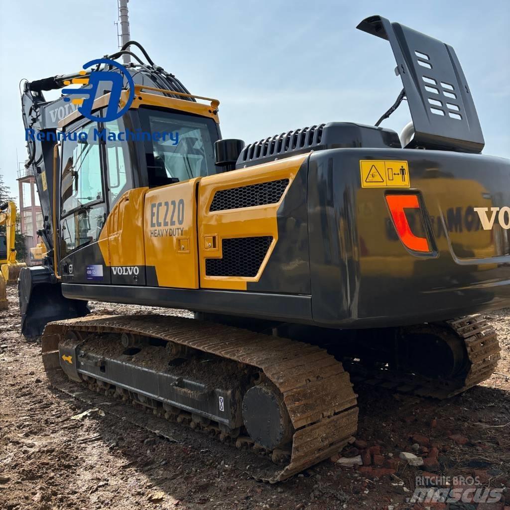 Volvo EC 220 D حفارات زحافة