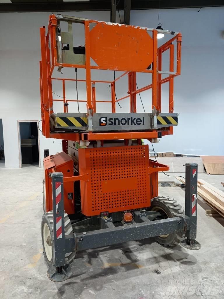 Snorkel S 3370 RT رافعات مقصية الشكل