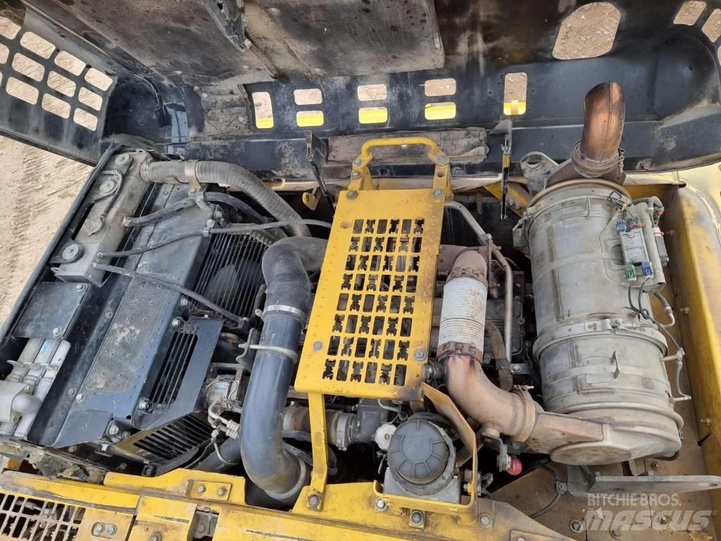 Komatsu PC 360 LC-10 حفارات زحافة