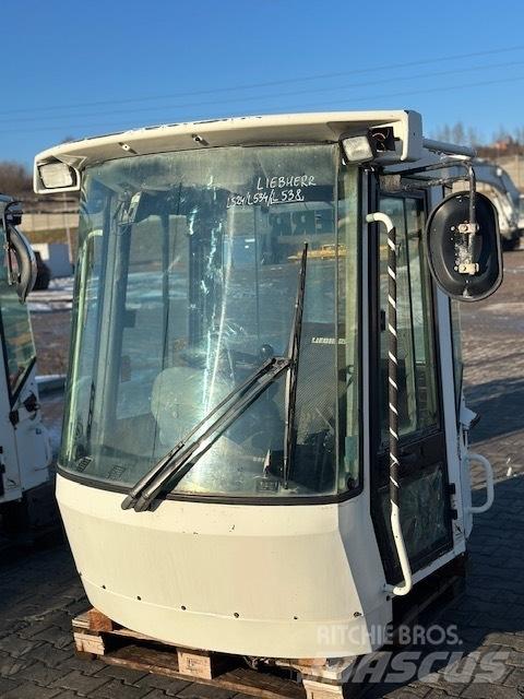 Liebherr L 538 CAB كابينة والداخلية