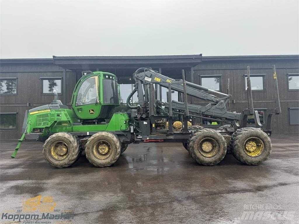 John Deere 1210G شاحنات