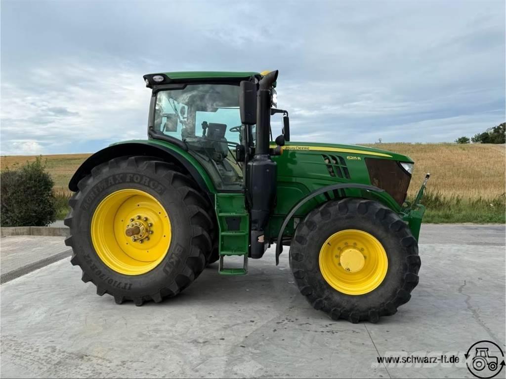 John Deere 6215R الجرارات