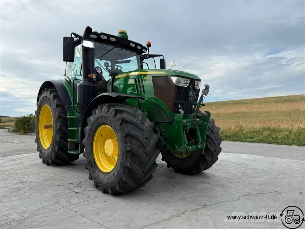 John Deere 6215R الجرارات