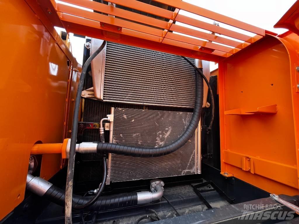 Hyundai R305LC-9T حفارات زحافة