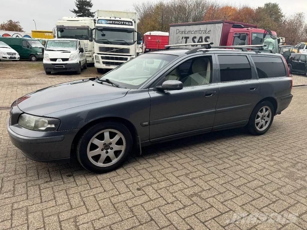 Volvo V70 V70 سيارات