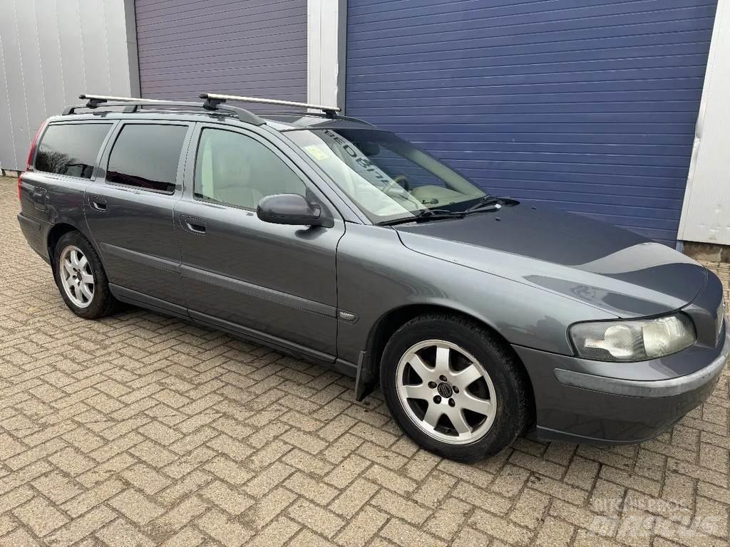 Volvo V70 V70 سيارات