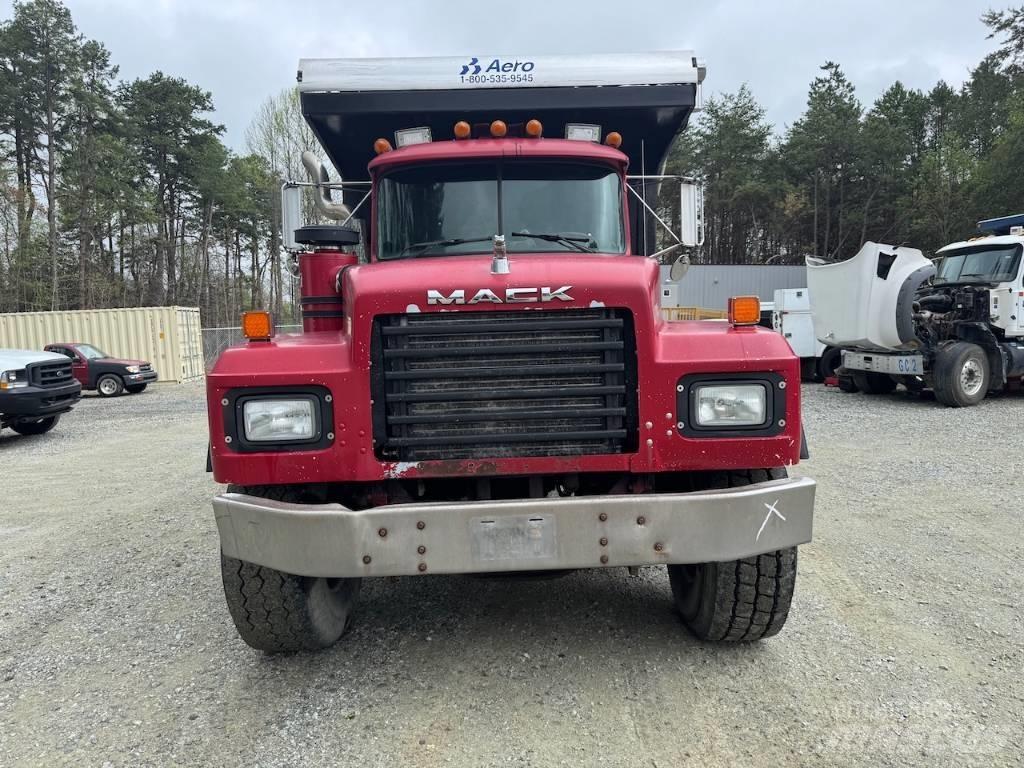Mack RD 688 S شاحنات قلابة
