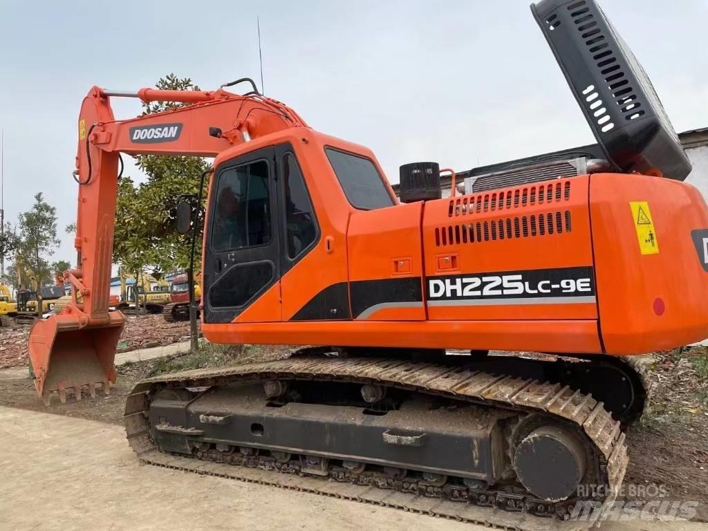 Doosan DH225LC-9E حفارات زحافة