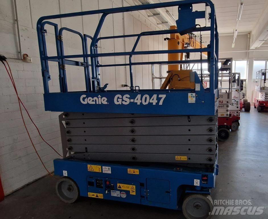 Genie GS 4047 رافعات مقصية الشكل