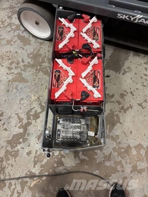 SkyJack SJ 4740 رافعات مقصية الشكل