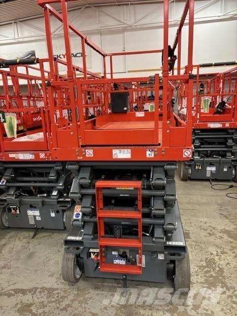SkyJack SJ 4740 رافعات مقصية الشكل