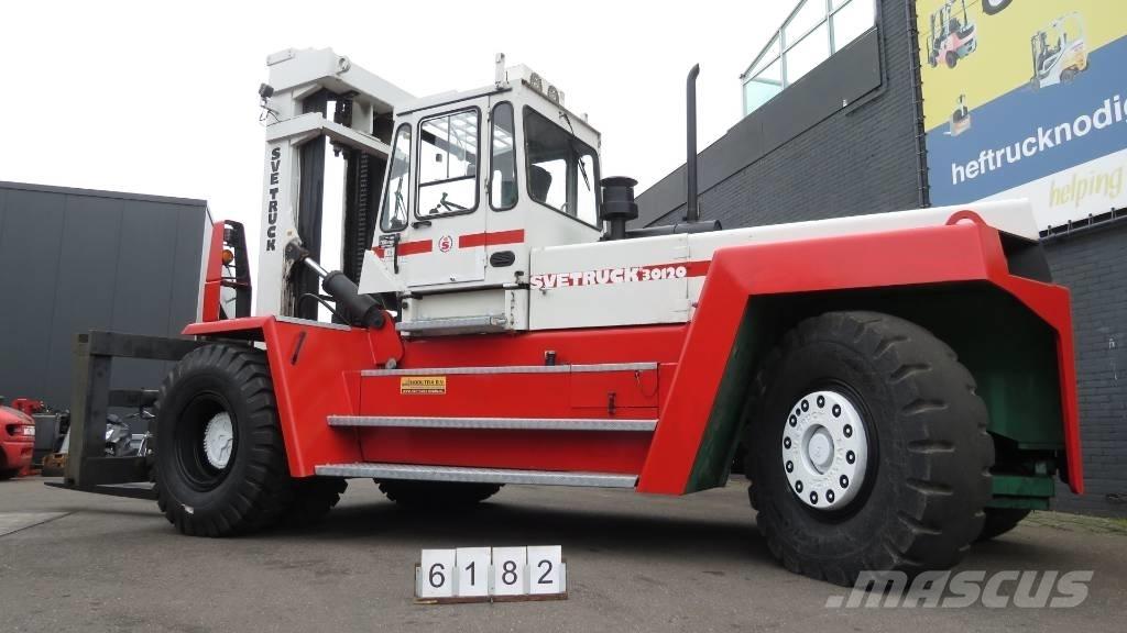 Svetruck 30120/46 شاحنات الديزل