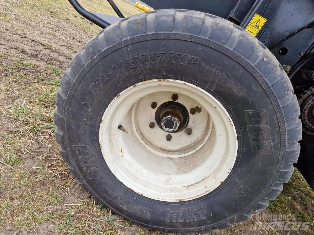 New Holland BR 750 محزمات مستديرة