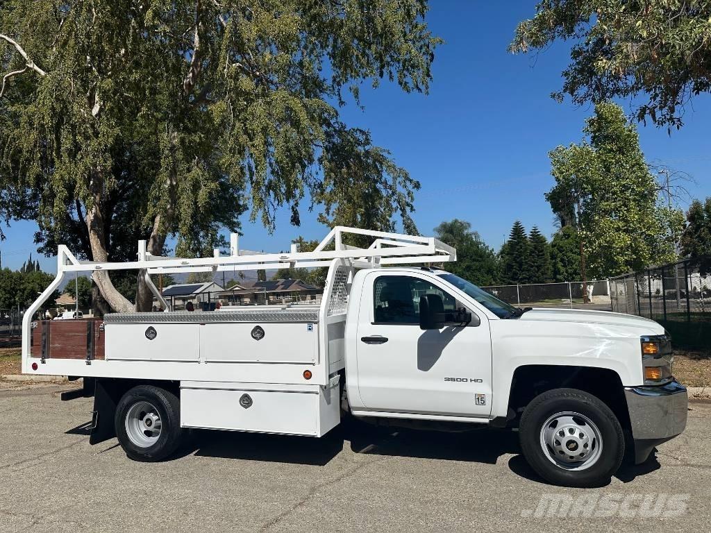 Chevrolet 3500 HD شاحنات خفيفة/مفصلية الجوانب