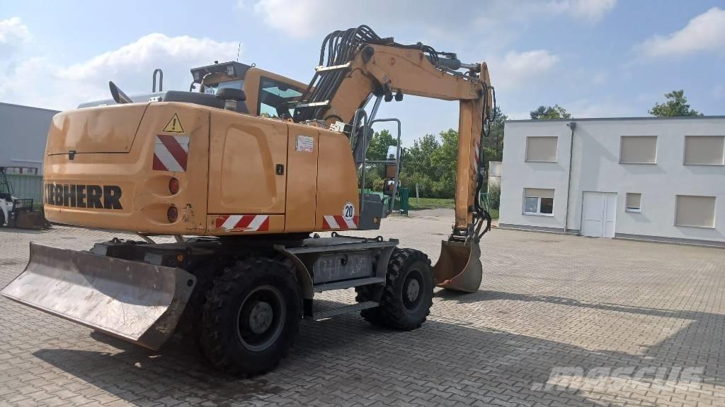 Liebherr A 916 حفارات بعجل