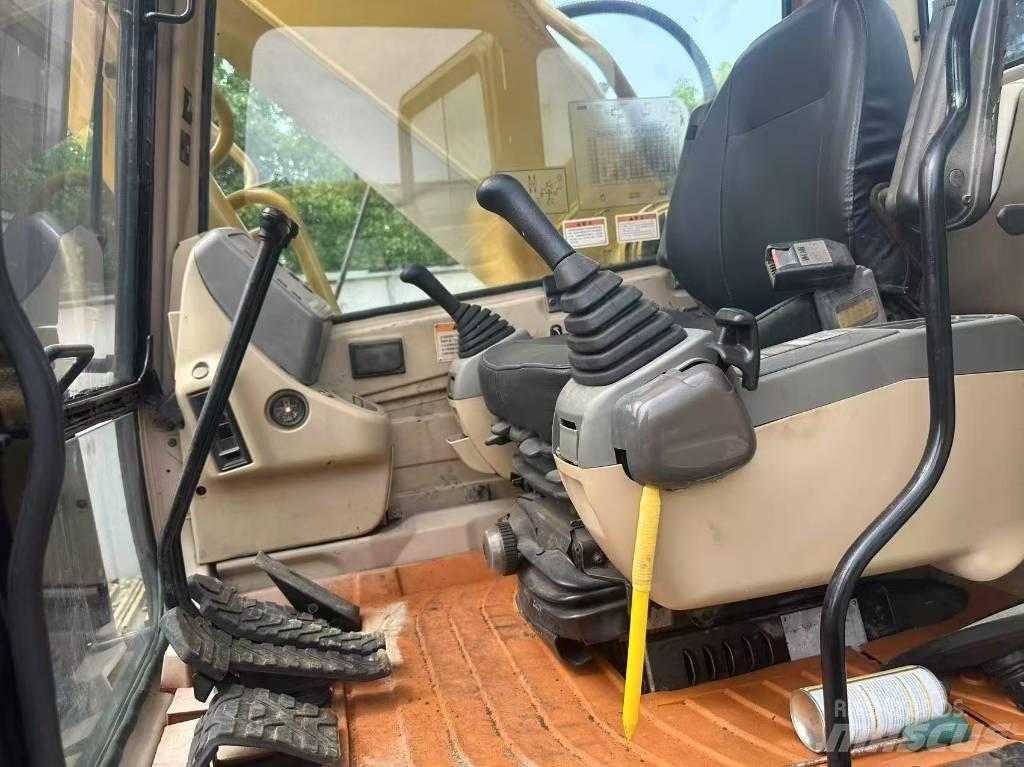 CAT 330 B L حفارات زحافة