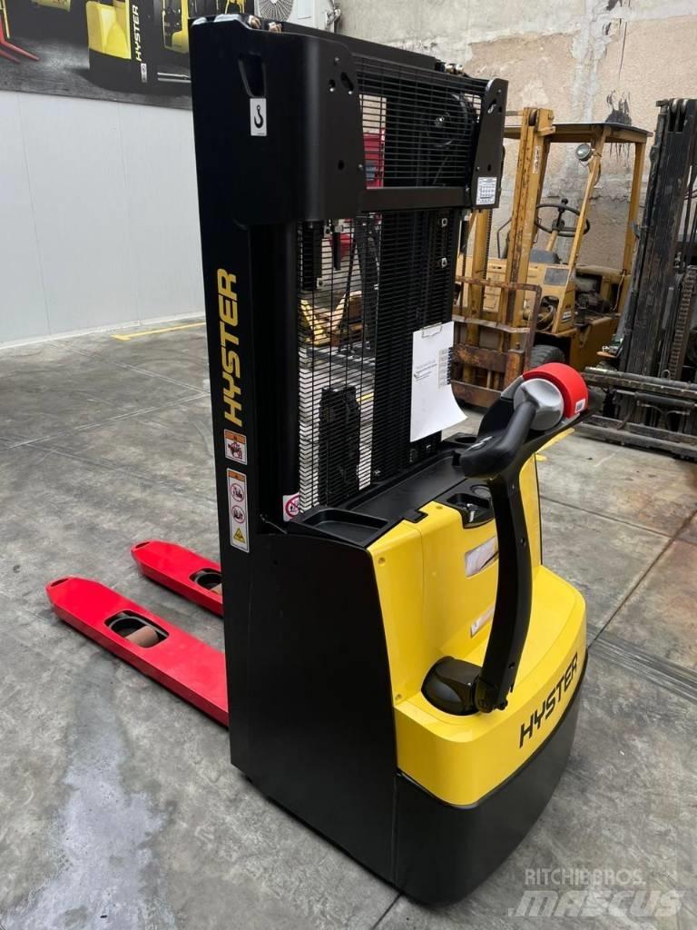 Hyster S 1.2 معدات التكديس الجوالة