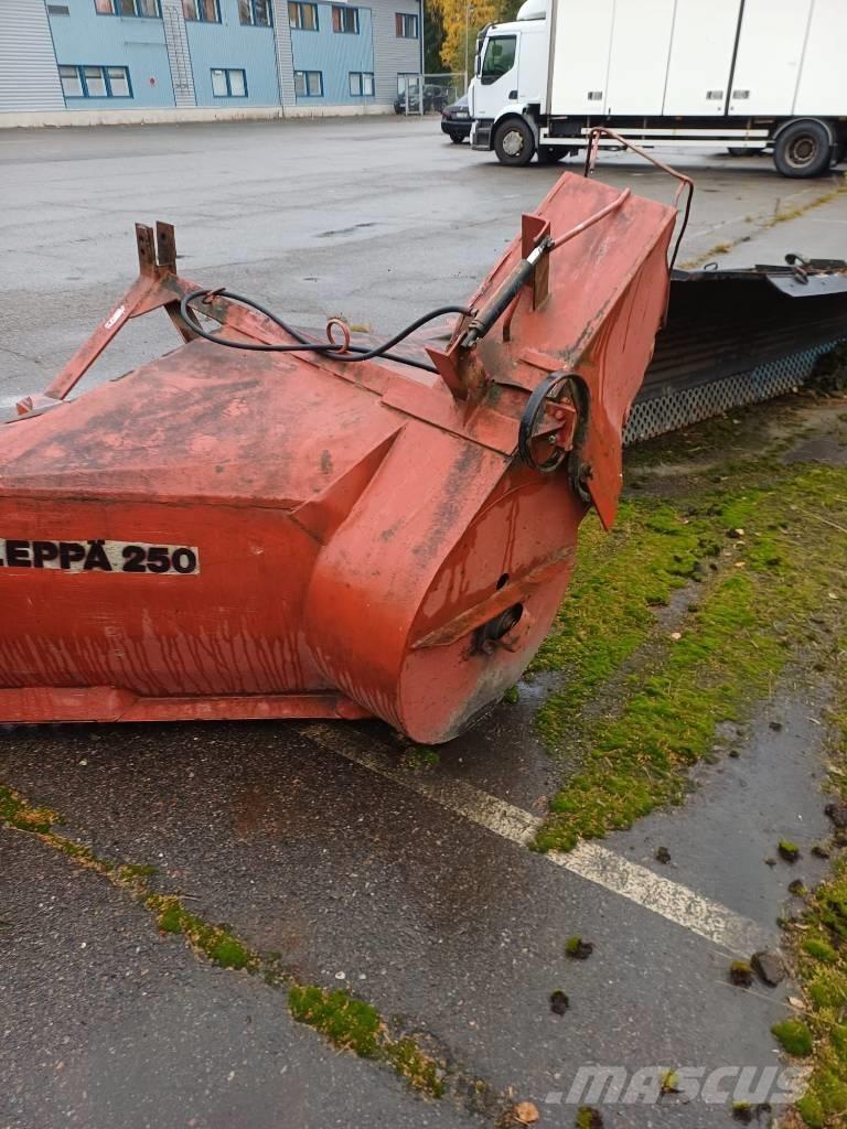 Leppä Leppä 250 قاذفات الجليد