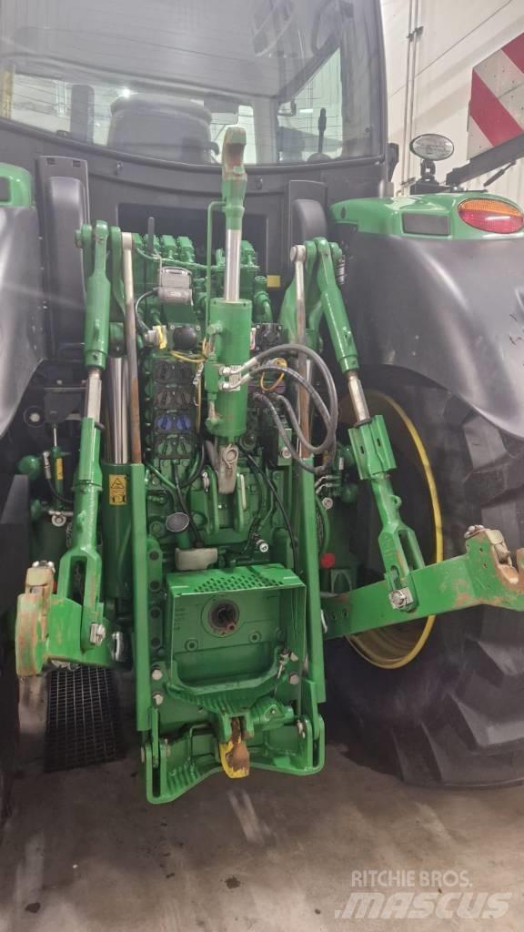 John Deere 6250 R الجرارات