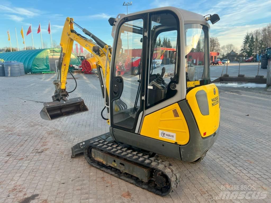 Wacker Neuson ET 18 حفارات زحافة