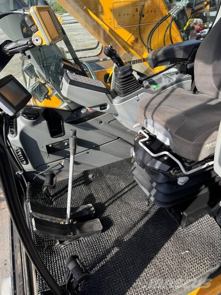 Liebherr R 936 LC حفارات زحافة