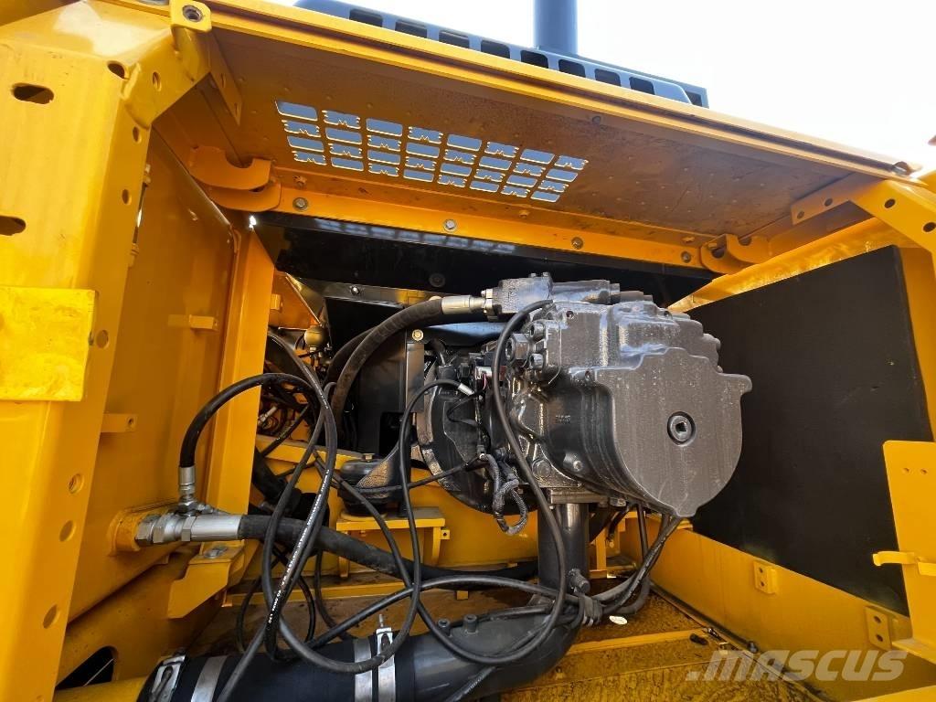 Komatsu PC 450 حفارات زحافة
