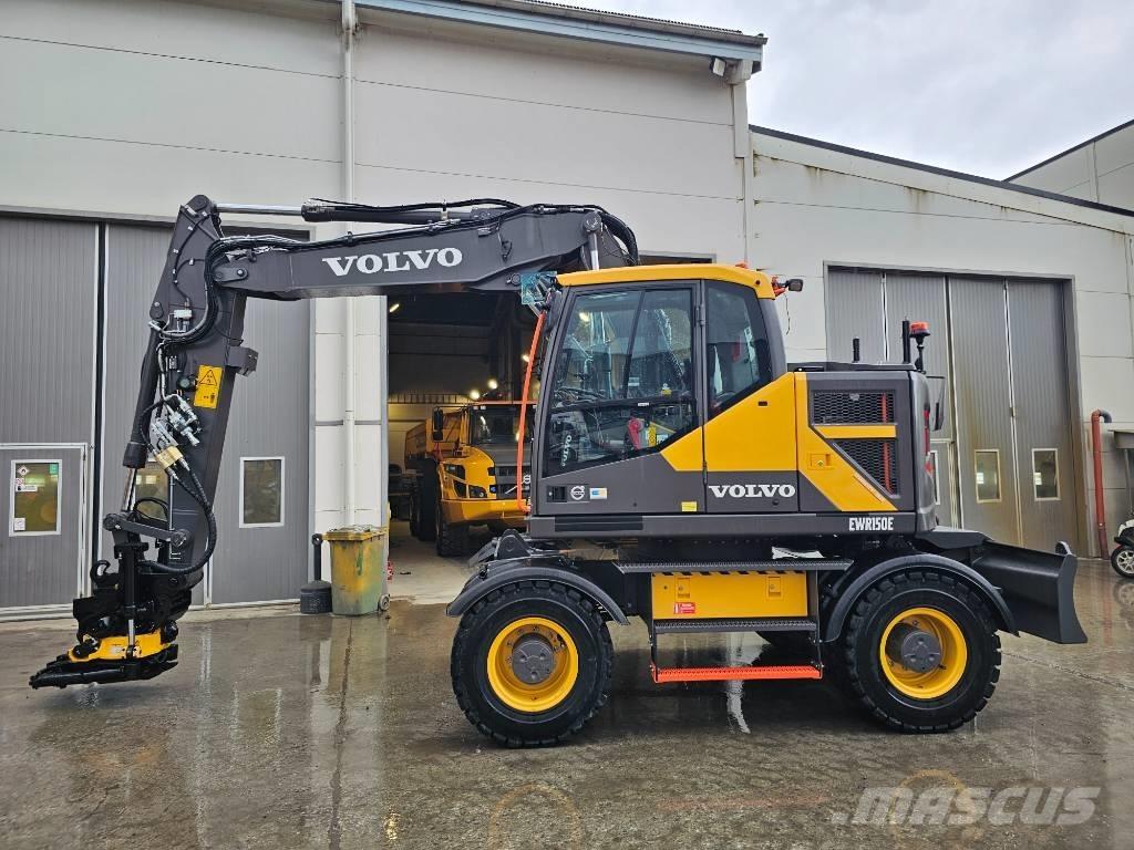 Volvo EWR150E حفارات بعجل