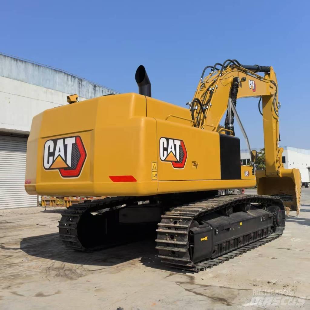 CAT 349 D حفارات زحافة