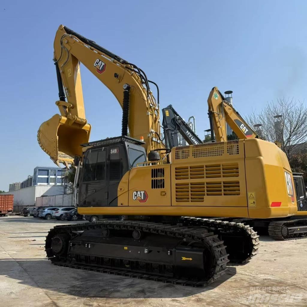 CAT 349 D حفارات زحافة