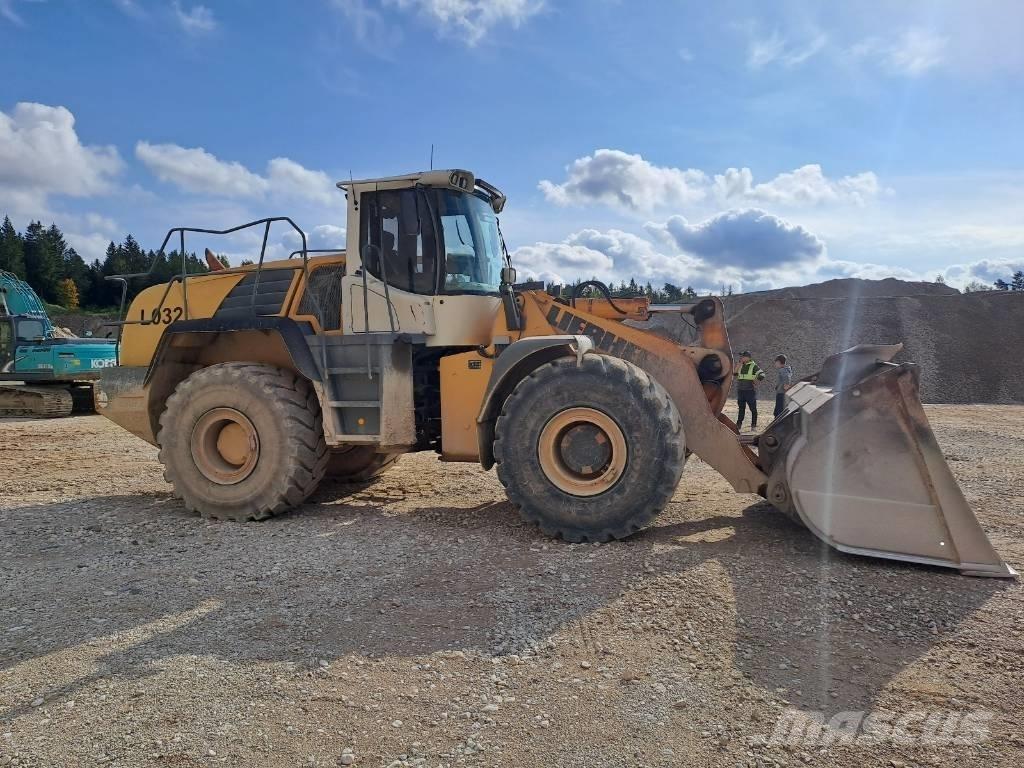 Liebherr L 580 لوادر بعجل