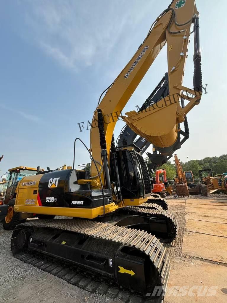 CAT 320D2L حفارات زحافة