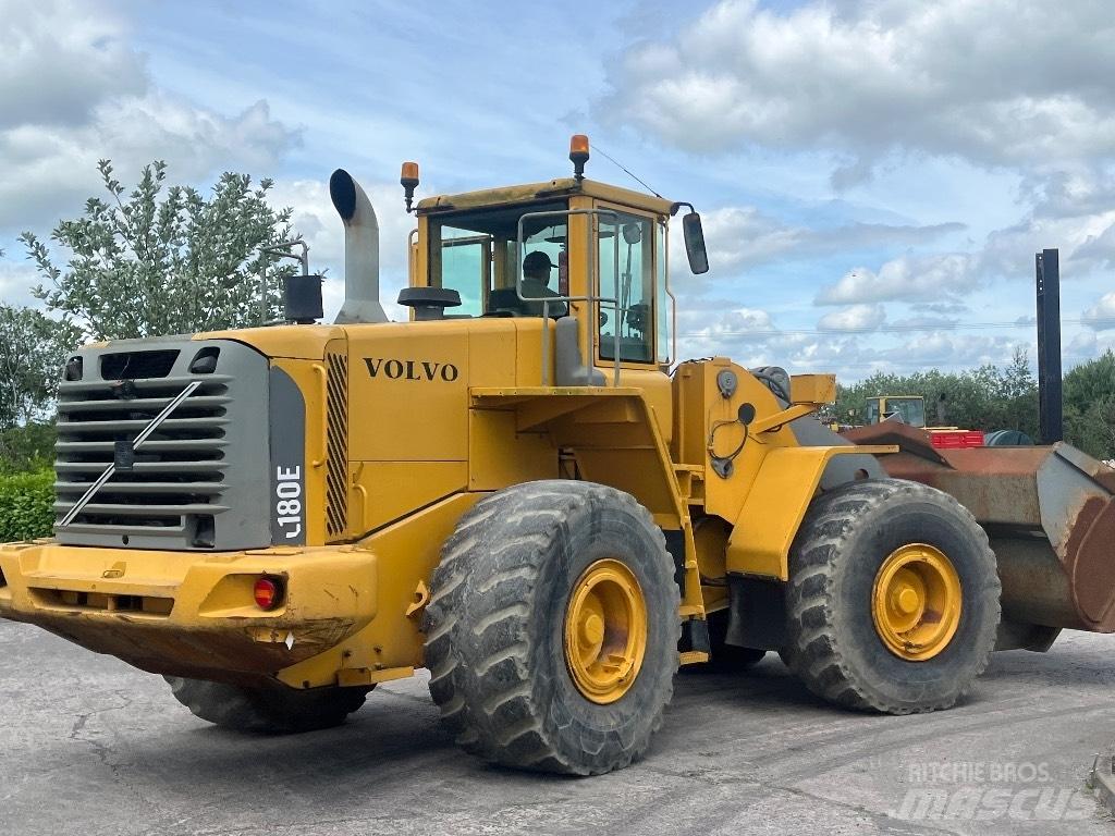 Volvo L 180 E لوادر بعجل