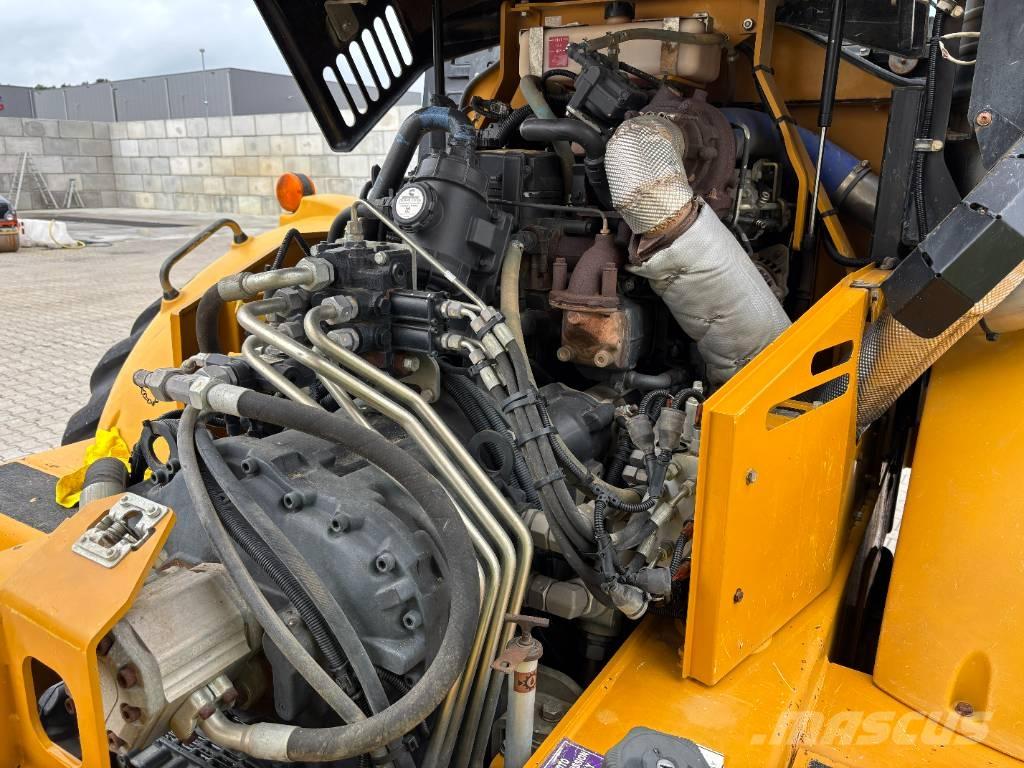 **SOLD** Hydrema 912 HM ساحبات مفصلية