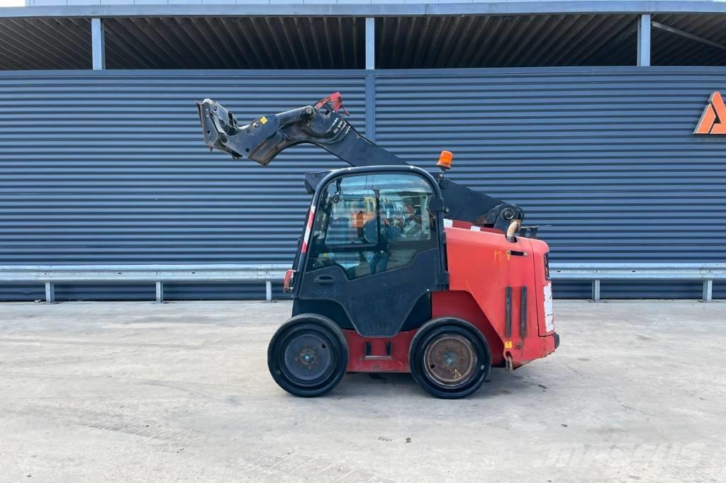 JCB R260 لوادر انزلاقية التوجيه