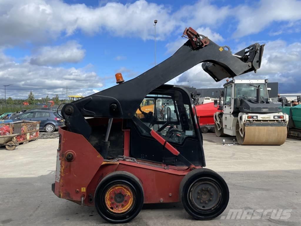 JCB R260 لوادر انزلاقية التوجيه