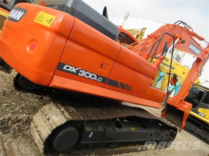 Doosan DX 300 LC-9S حفارات زحافة
