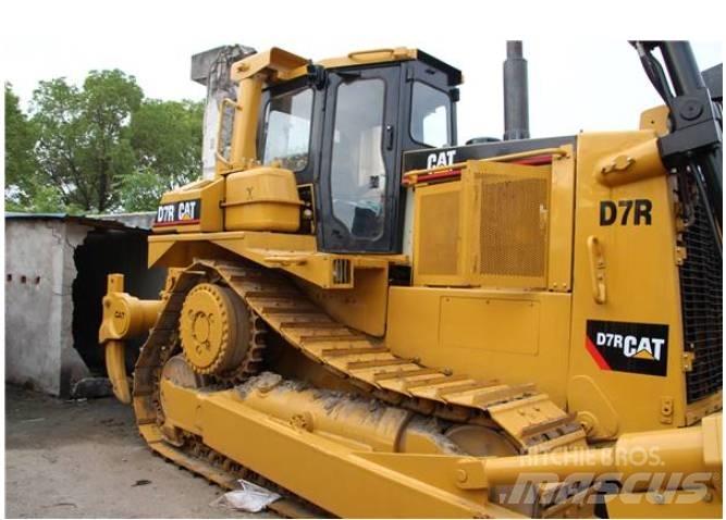 CAT D 7 R LGP بلدوزرات مجنزرة