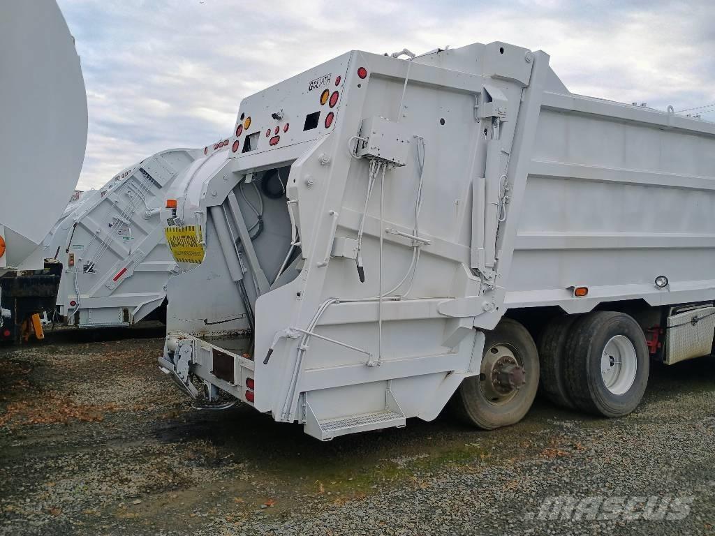 Mack MRU شاحنات المخلفات