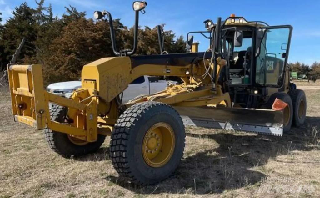CAT 140M معدات تمهيد الطرق