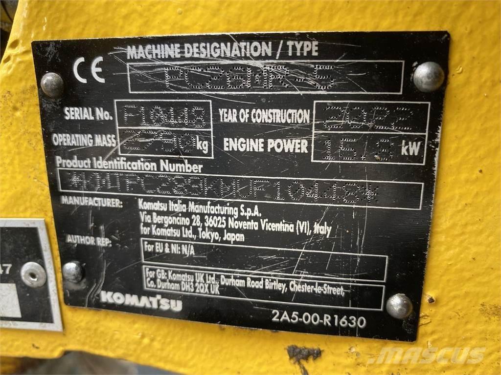 Komatsu PC26MR-5 حفارات بعجل