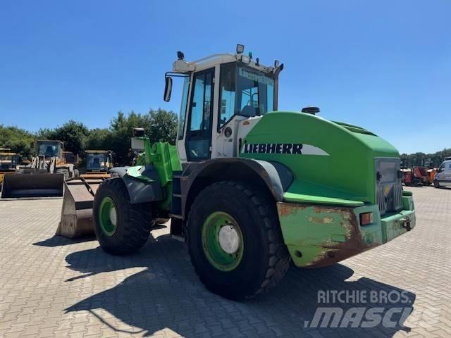 Liebherr L 538 لوادر بعجل