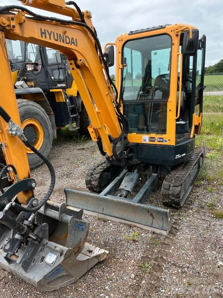 Hyundai R25Z-9 AK حفارات صغيرة أقل من 7 طن (حفارات صغيرة)