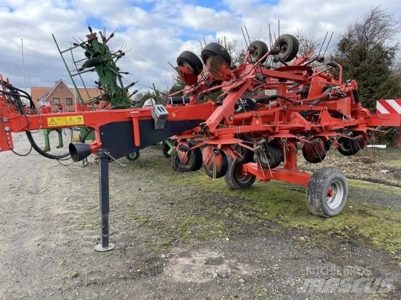Kuhn GF 13002 مكابس وميبسات التبن