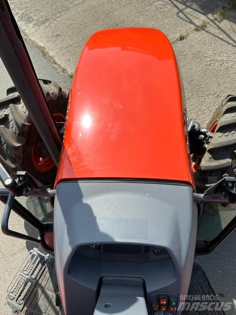 Kubota M4063 ROPS الجرارات